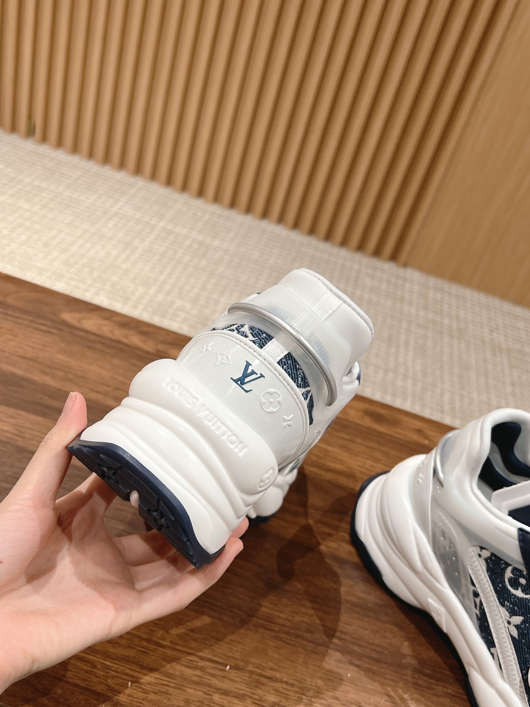 l0*is V*t0n run55 sneakers(eu35-eu41)