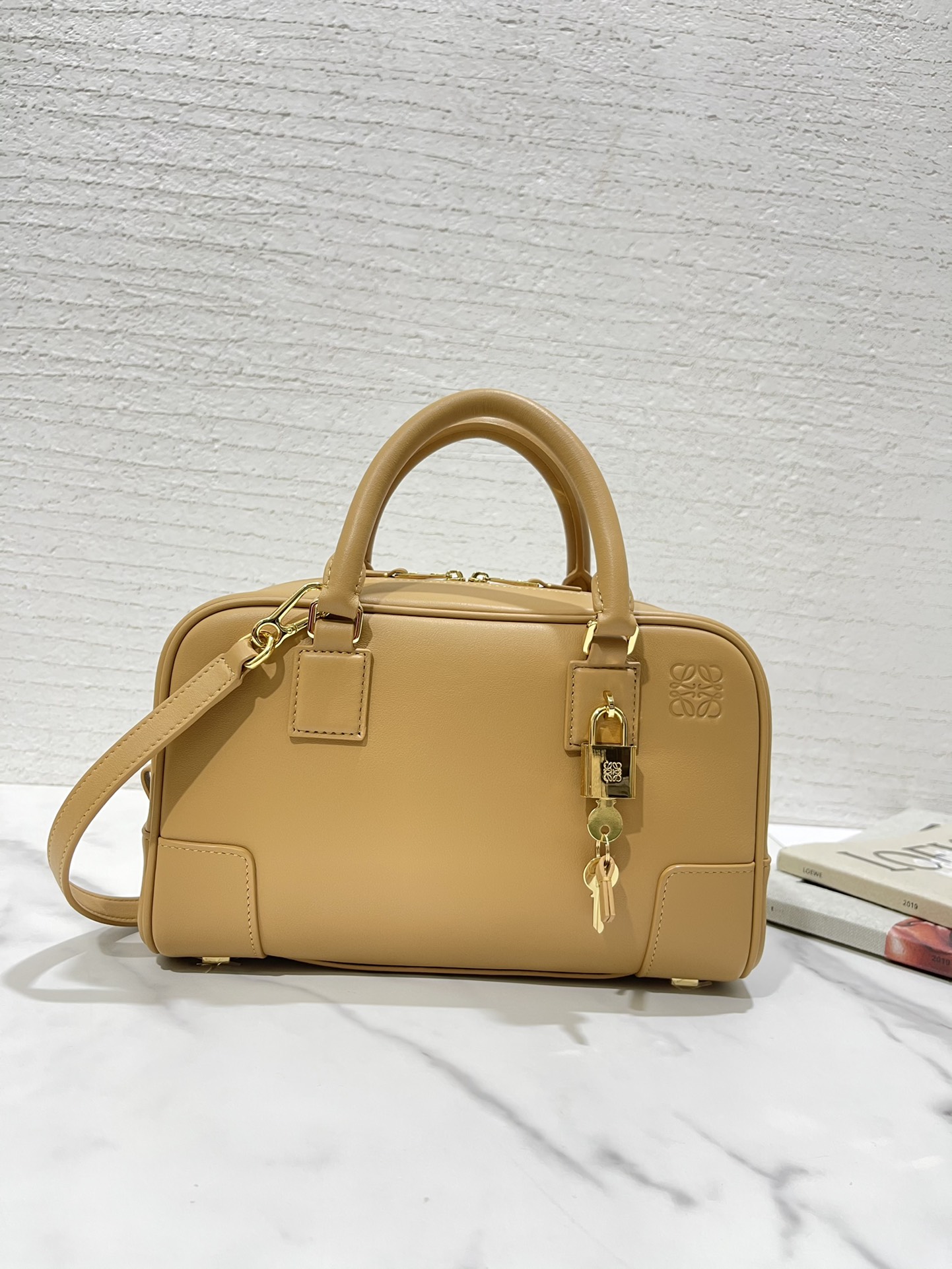 L0ew* amazon bag-23*16*10cm