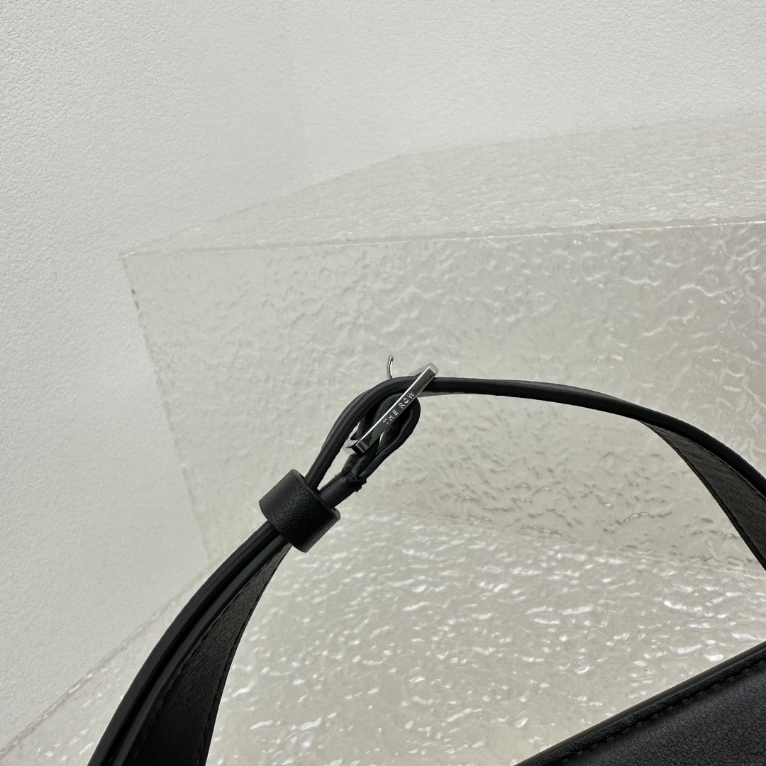 T*e R0w banana bag-34*23*10cm