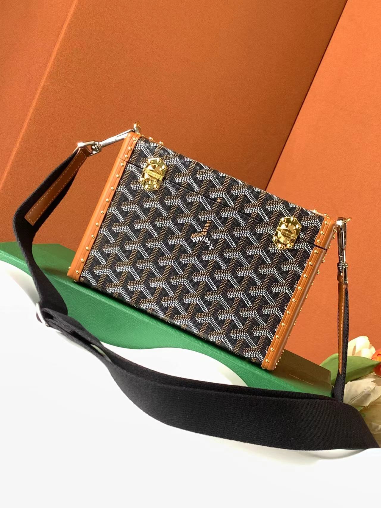 Go*ard cassette bag-21*15*6.5cm