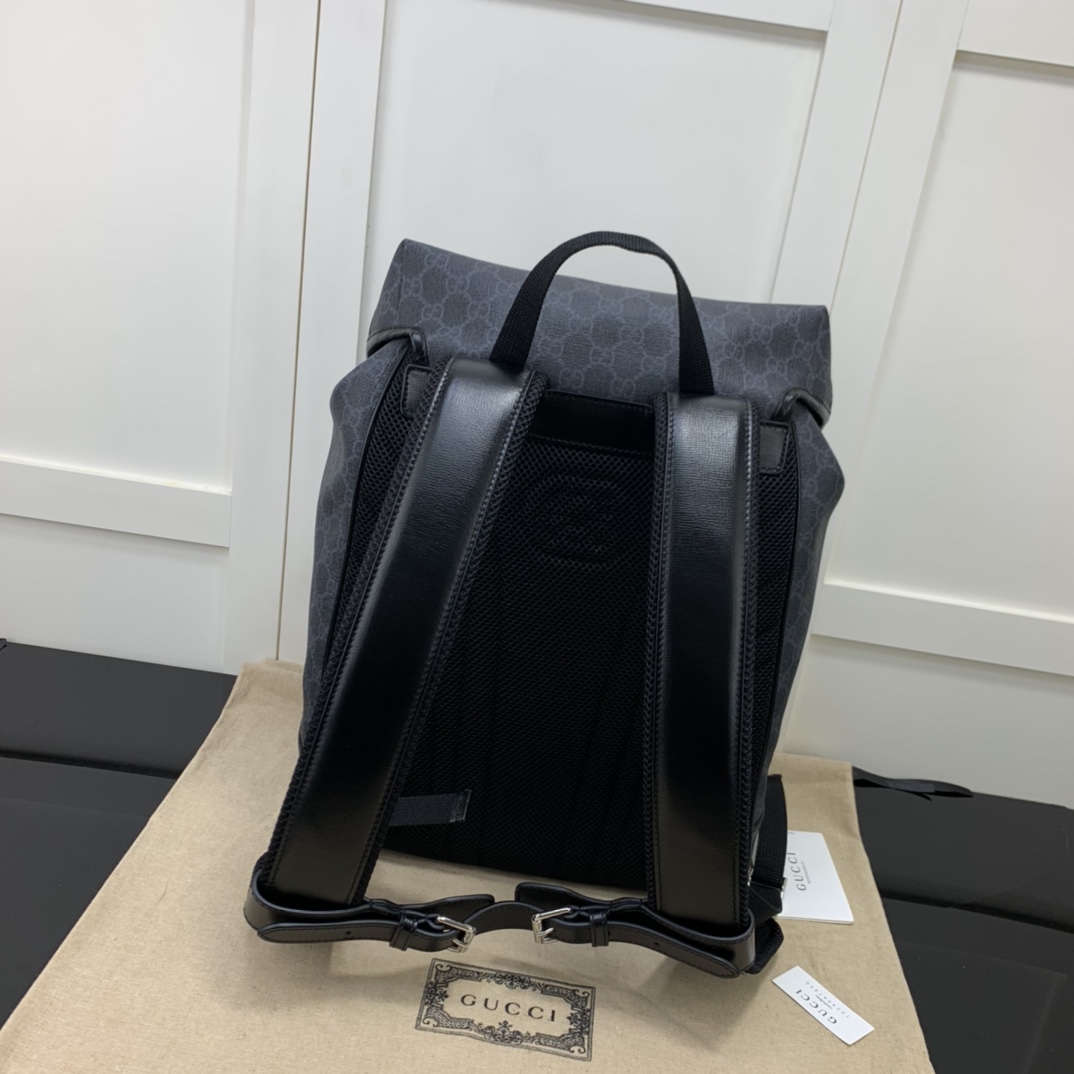 G*u*i backpack-26*43*18cm