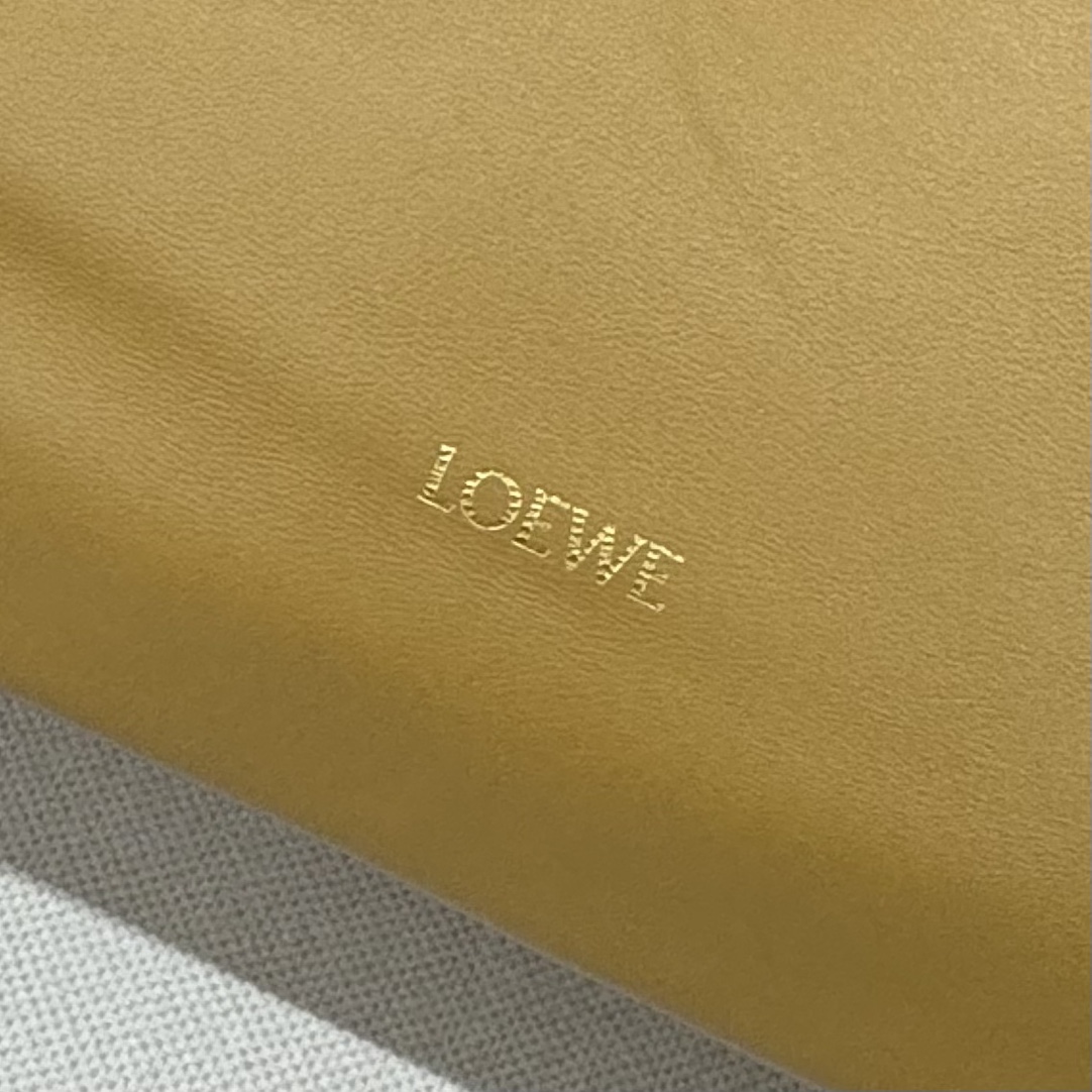 L0ew* squeeze bag-29*10.5*24cm