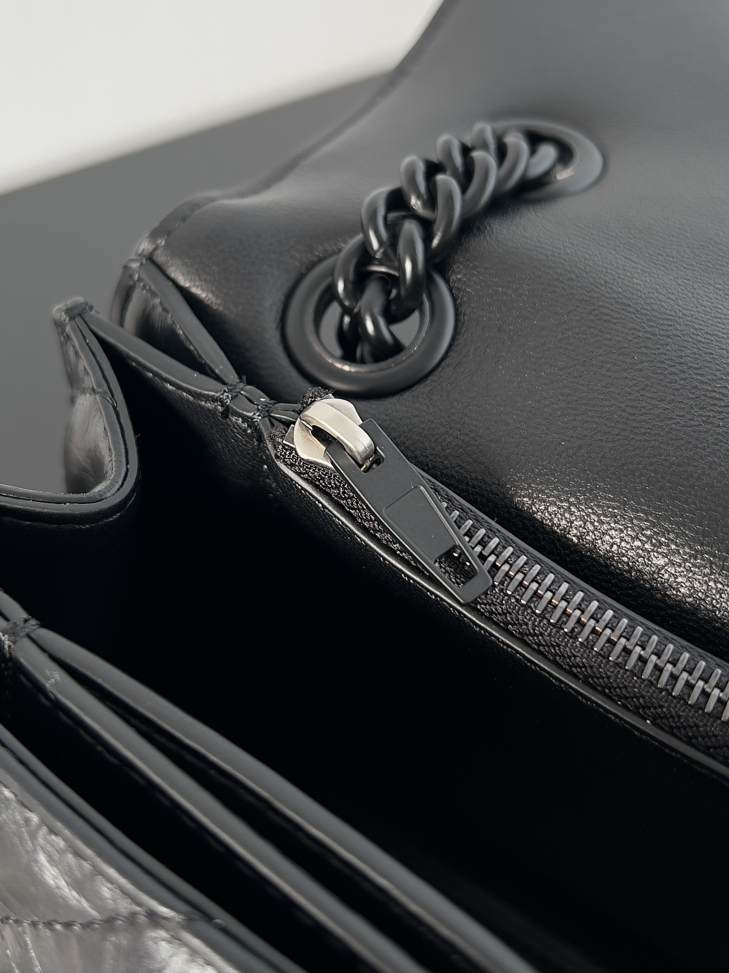 Ba*len*cia*ga crush chain bag-25.5*10*15.5cm