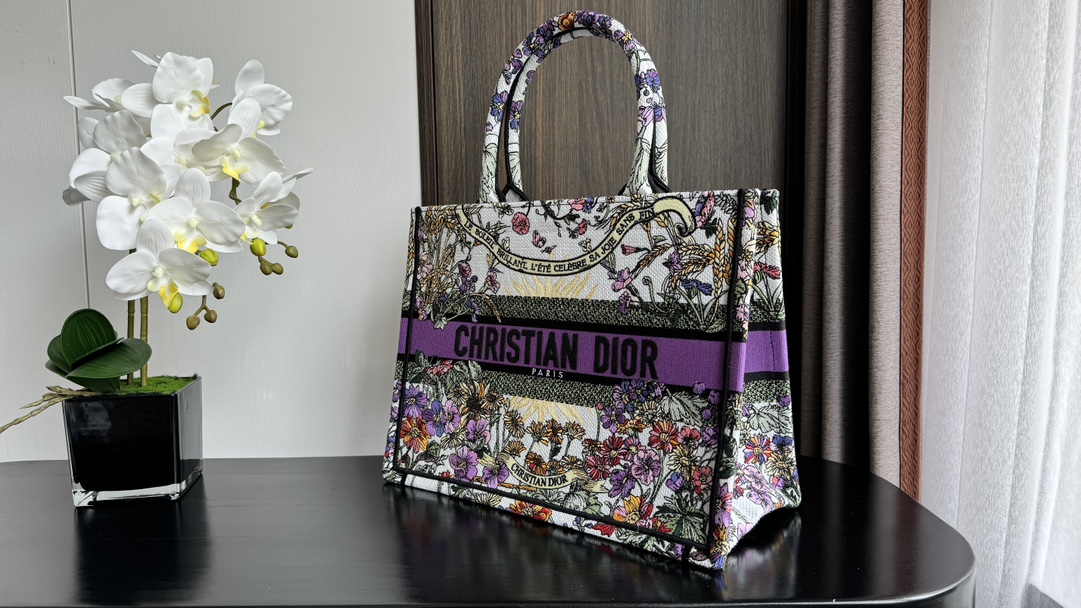 D*or small book tote-36.5cm