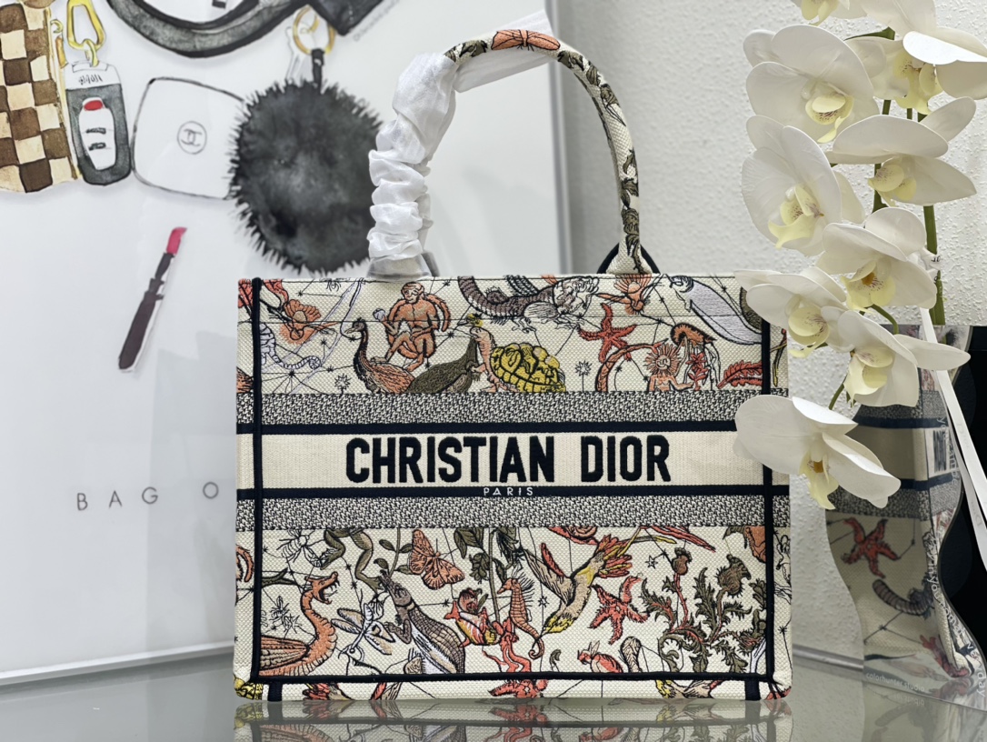 D*or small book tote-36.5cm