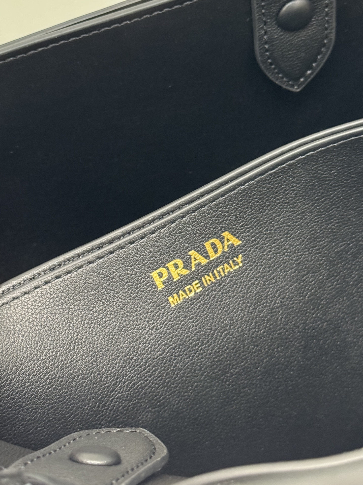 Pra*a double1ba434 bag-32Ｘ23Ｘ11cm