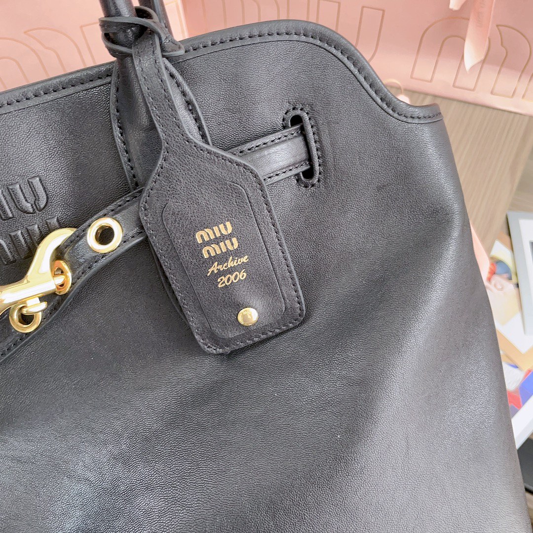 M*um*u aventure nappa tote-31x40x13cm