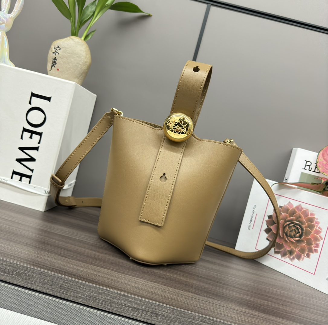 L0ew* mini pebble bucket bag-16*16*19.5cm