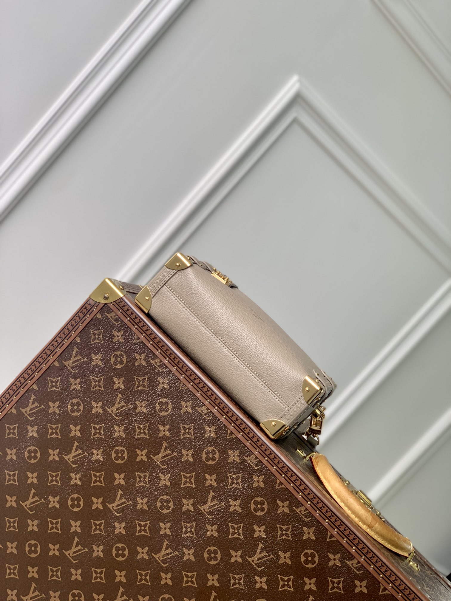 l0*is V*t0n side trunk pm- m22944-21 x 14 x 6cm