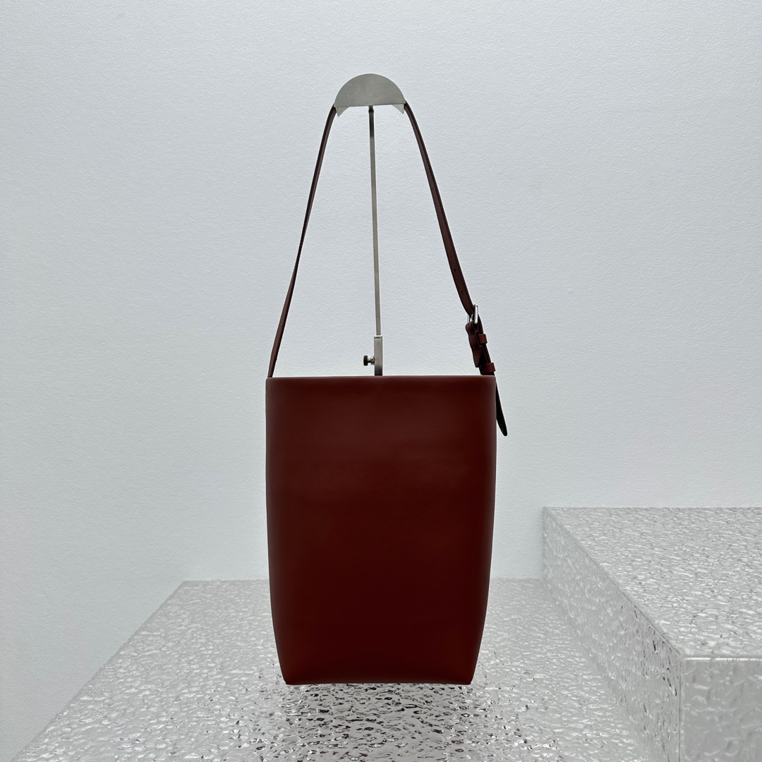 The R0w park tote-28*16*17cm