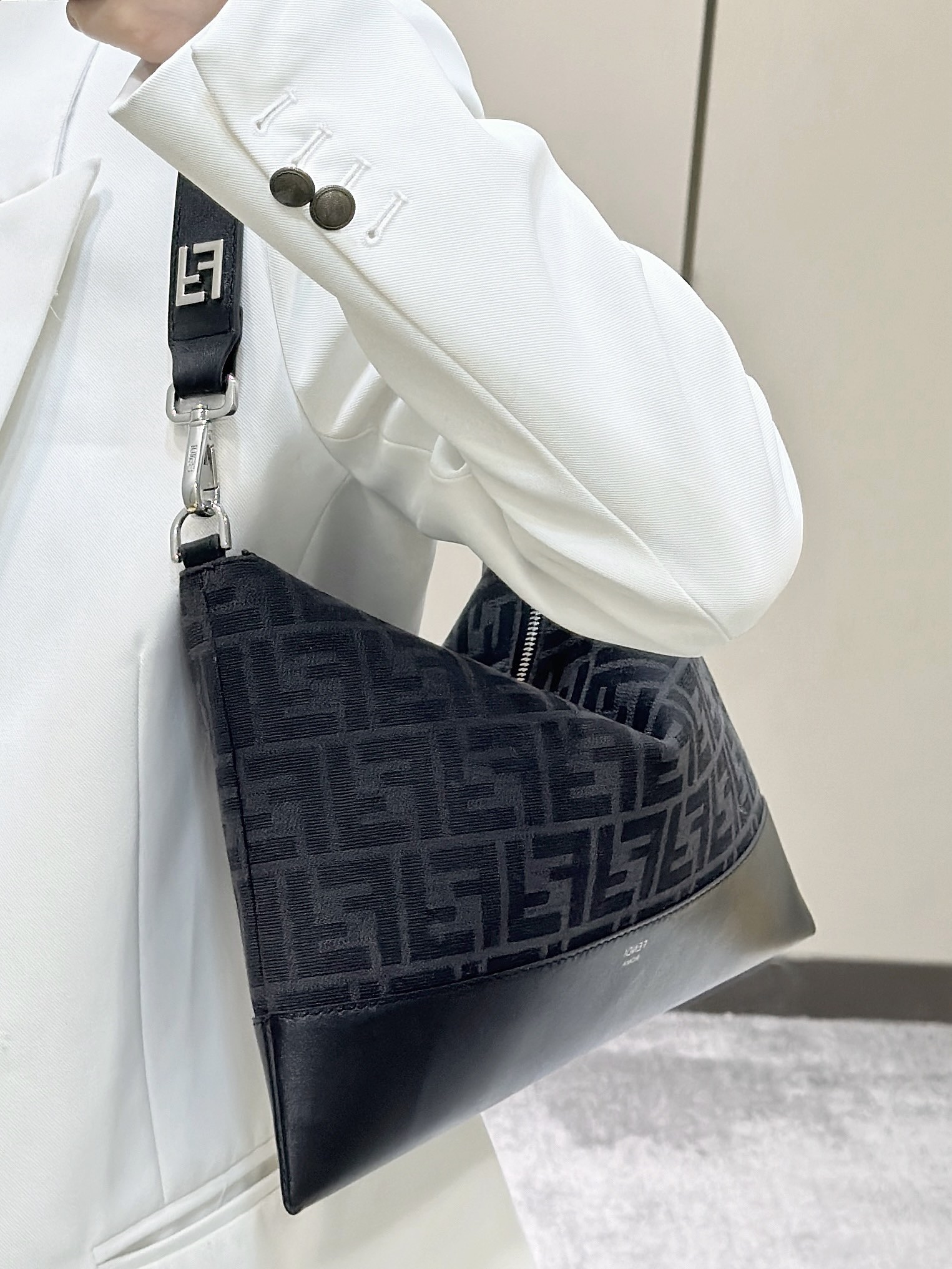 F**di baguette bag-33.5x23cm