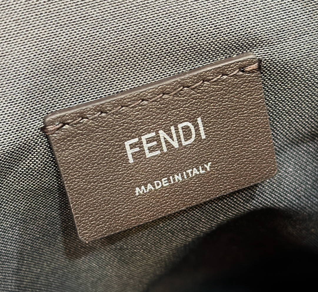 F**di baguette bag-33.5x23cm