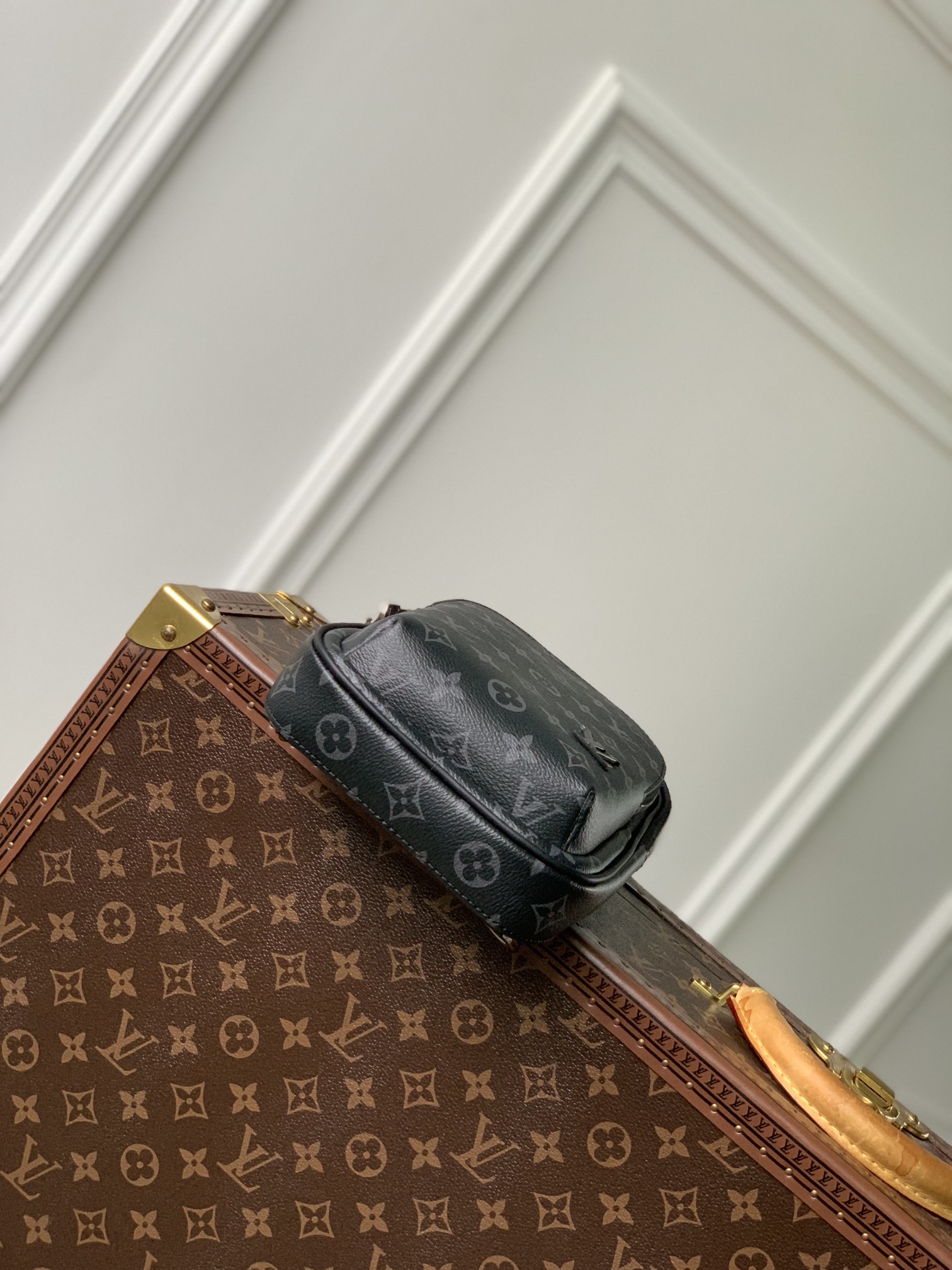 l0*is V*t0n avenue bag-16 x 33 x 5.7cm