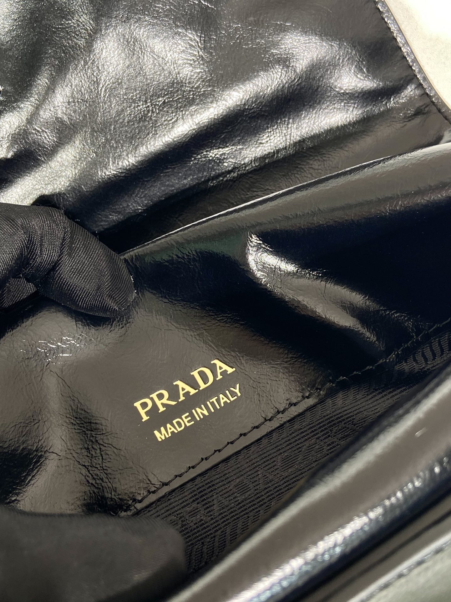 Pra*a 1bd082 messenger bag-23*15*8.5cm