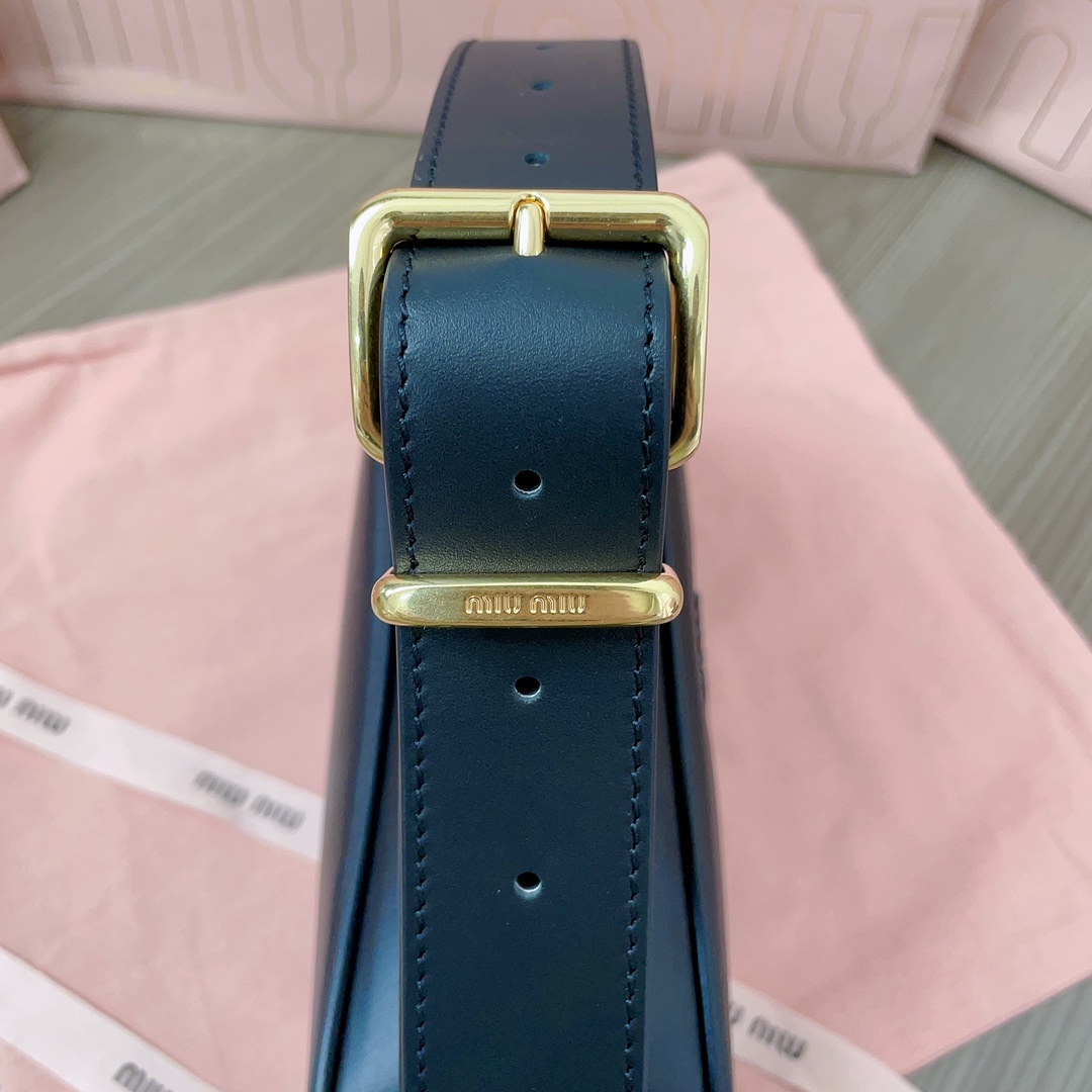 M*um*u leather shoulder 5bc158 bag-24*11.5*7cm