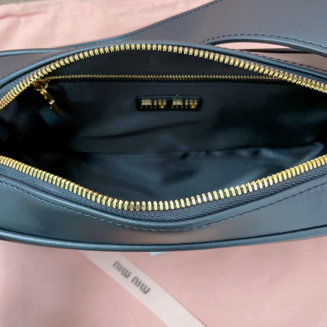 M*um*u leather shoulder 5bc158 bag-24*11.5*7cm
