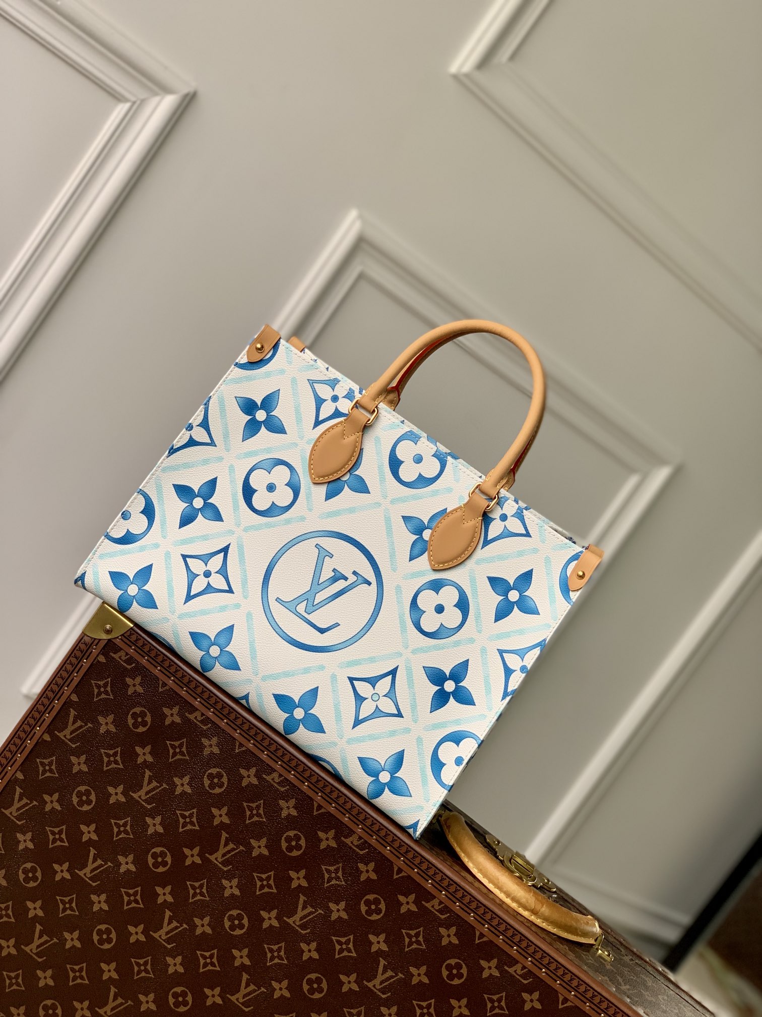 l0*is V*t0n small onthego handbag-35*28*15cm
