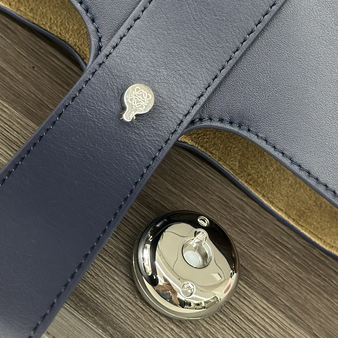 L0ew* mini pebble bucket bag-16*16*19.5cm