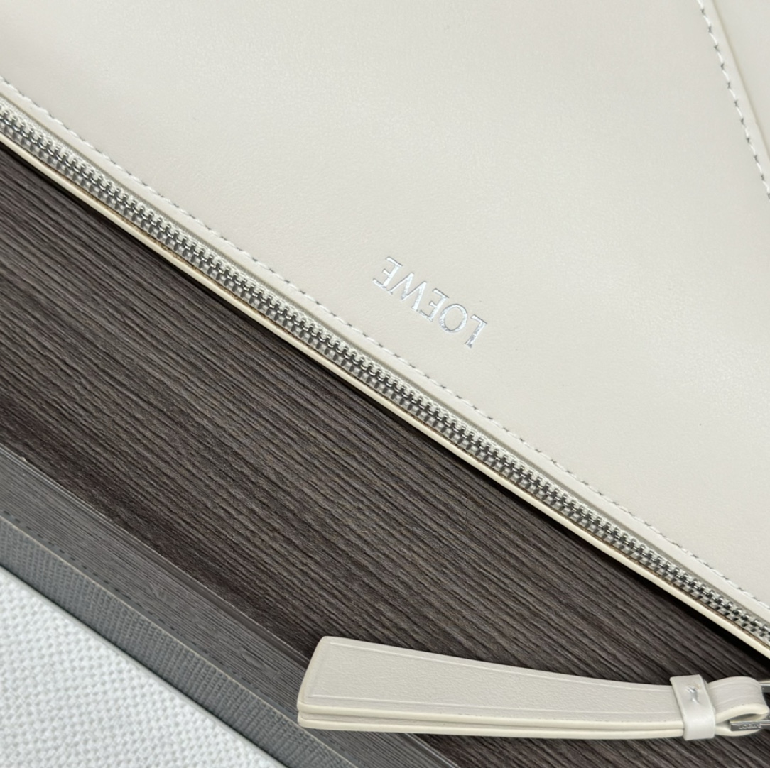 L0ew* puzzle fold pouch-23*6.5*15.5cm