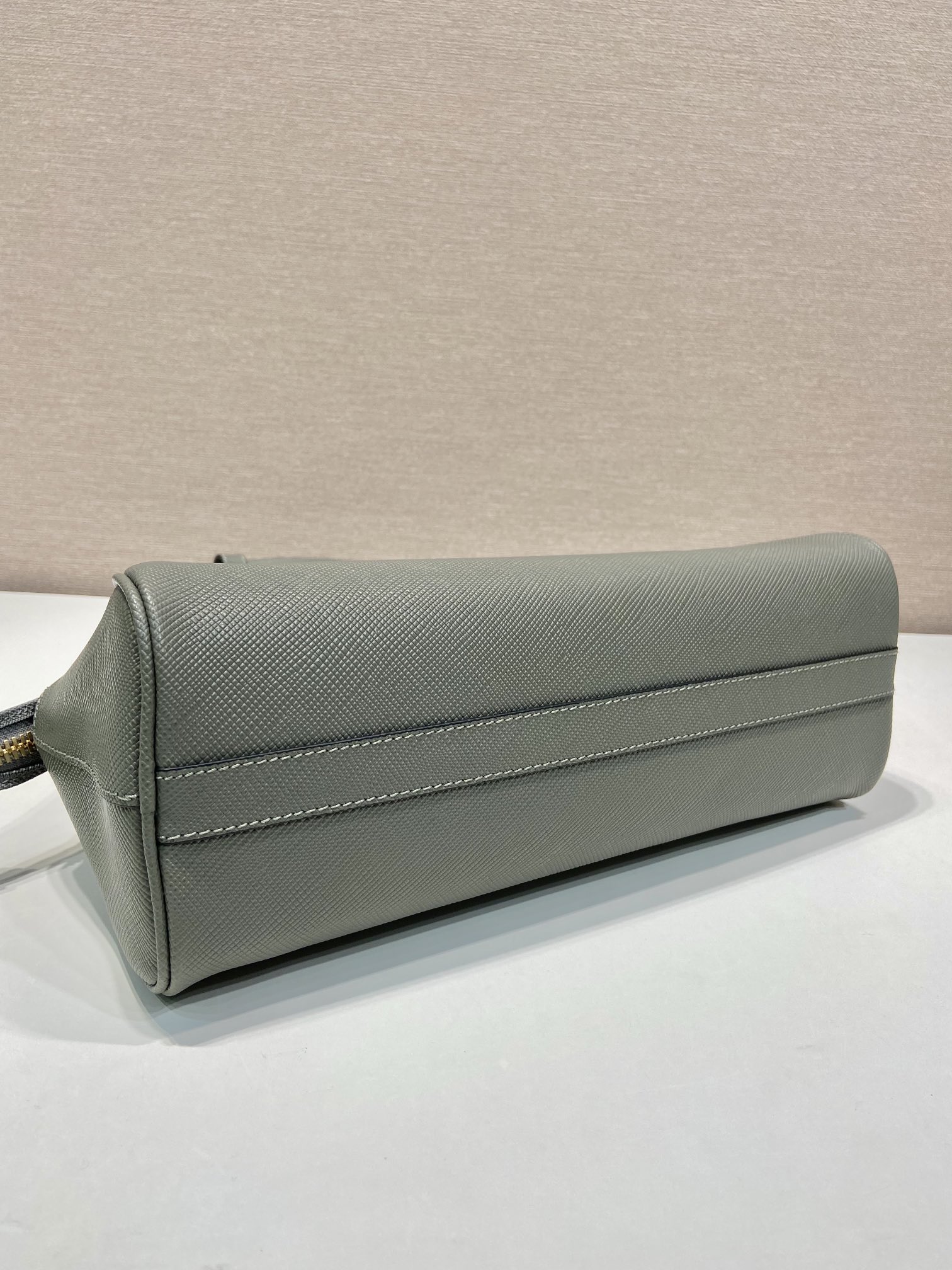 Pra*a 1bg537 shell bag-21*32*10.5cm
