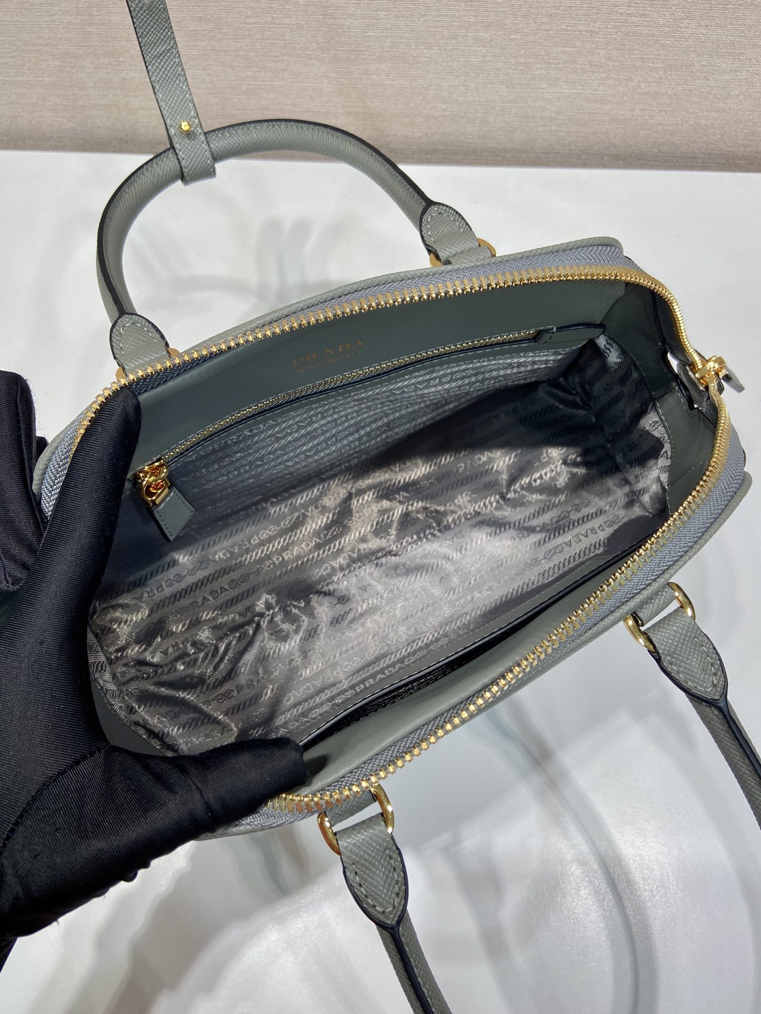 Pra*a 1bg537 shell bag-21*32*10.5cm