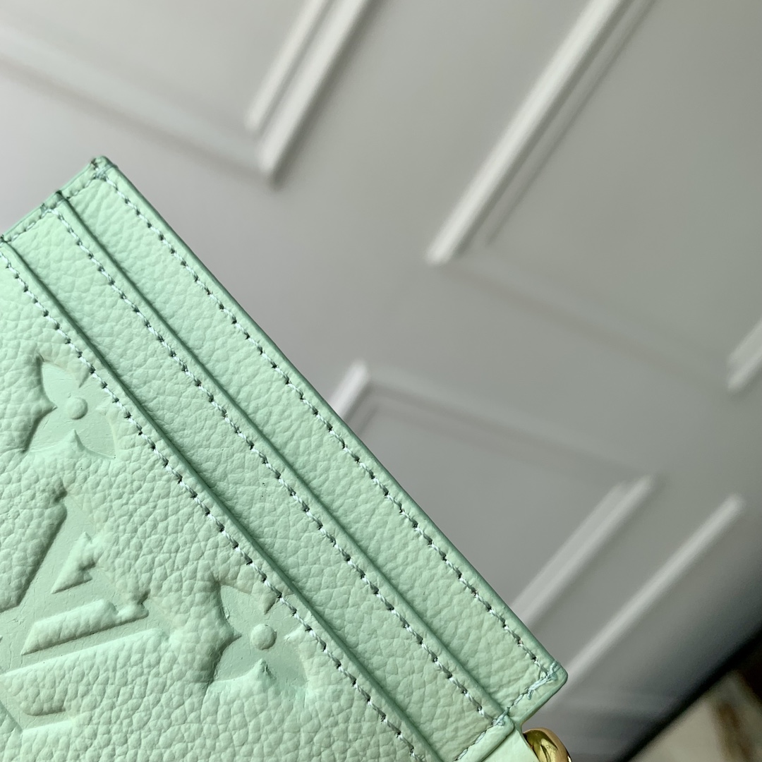 l0*is V*t0n wallet-m82132-10.2 x 7.3 x 0.3cm
