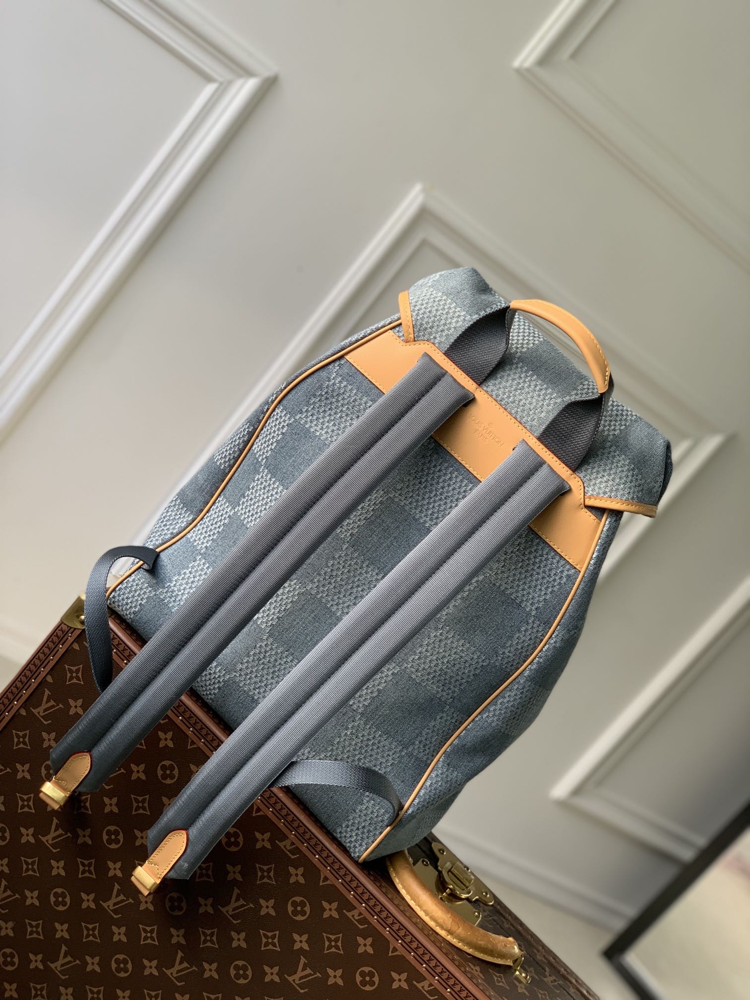 l0*is V*t0n montsouris backpack-32 x 40 x 19cm