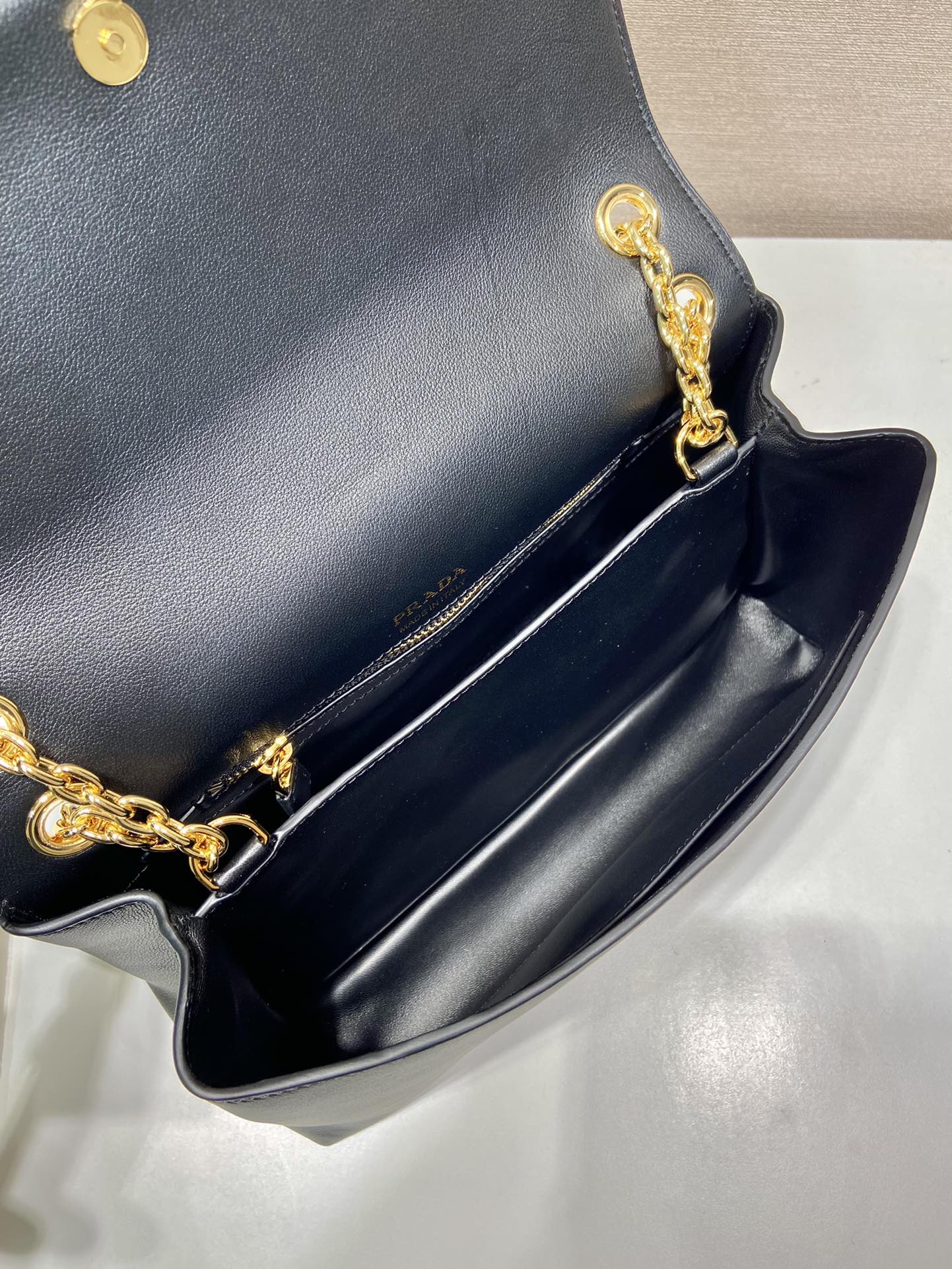 Pra*a top handbags-1bd371-29*16*9.5cm