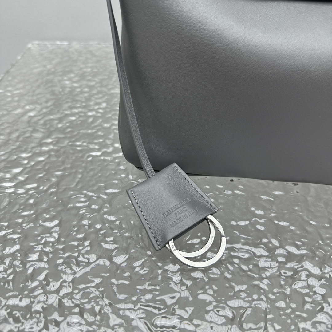 Balenciag Rodeo Handbags-23*10*8CM