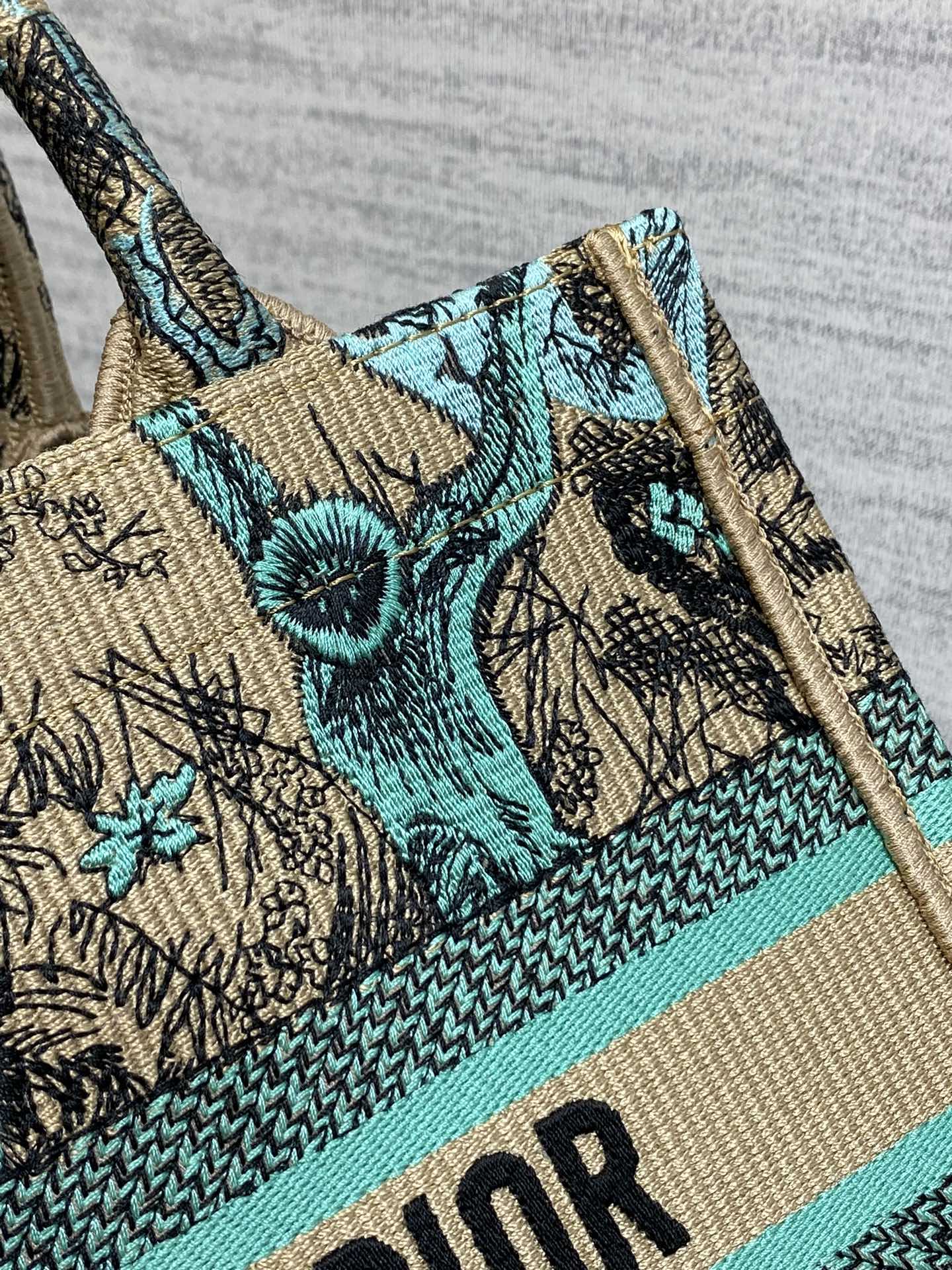 D*or small book tote-26*8*22cm