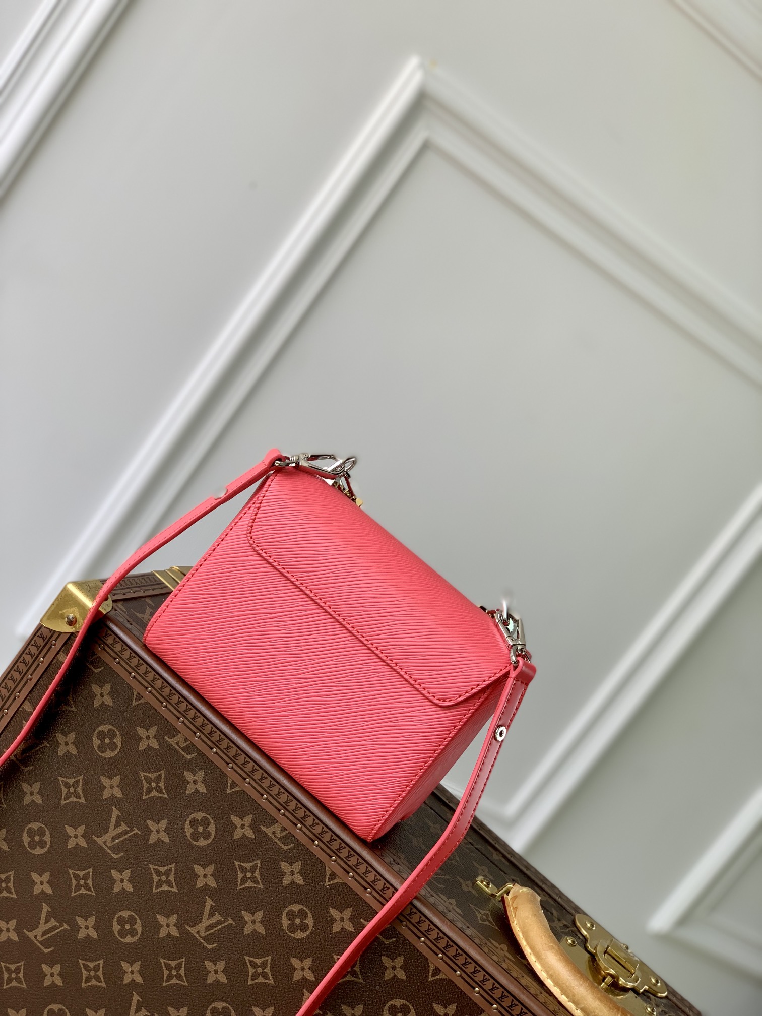l0*is V*t0n twist pm lv bloom bag-19x 15x 9cm