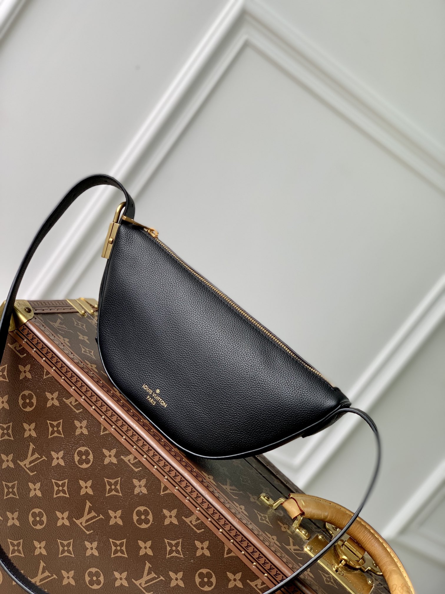 l0*is V*t0n low key bumbag-28*13*5.5cm