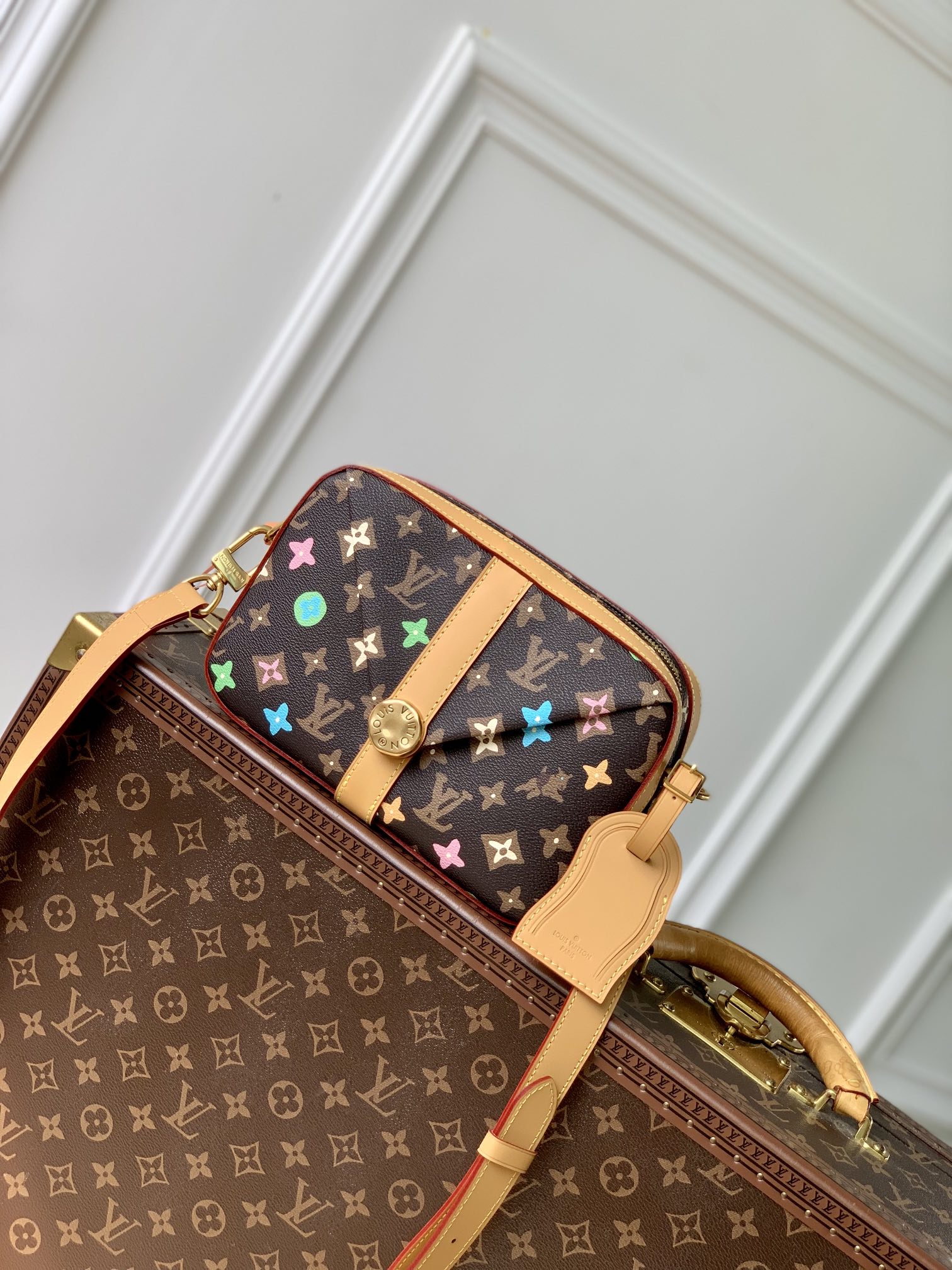 l0*is V*t0n envelope bag-23.5 x 15.5 x 8.5cm