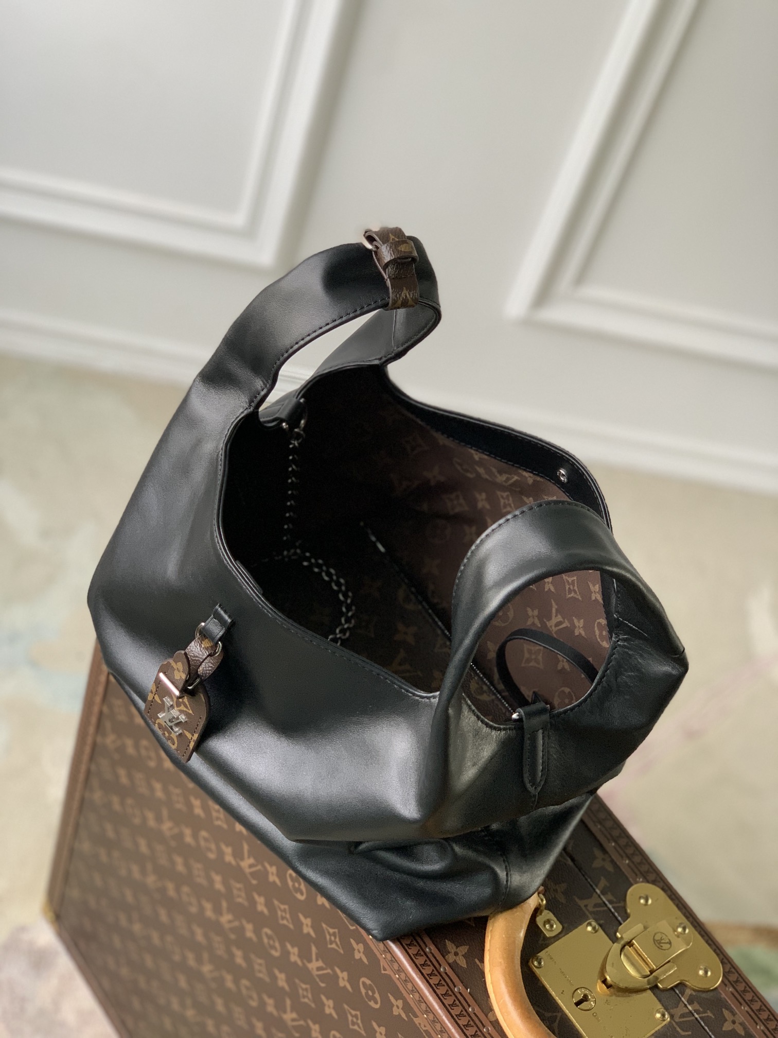 l0*is V*t0n dark side atlantis mm handlebag-30 x 41 x 11cm