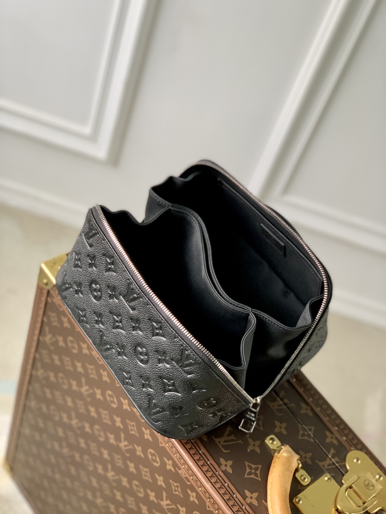 l0*is V*t0n toiletry bag 2 compartments-24*13*13cm