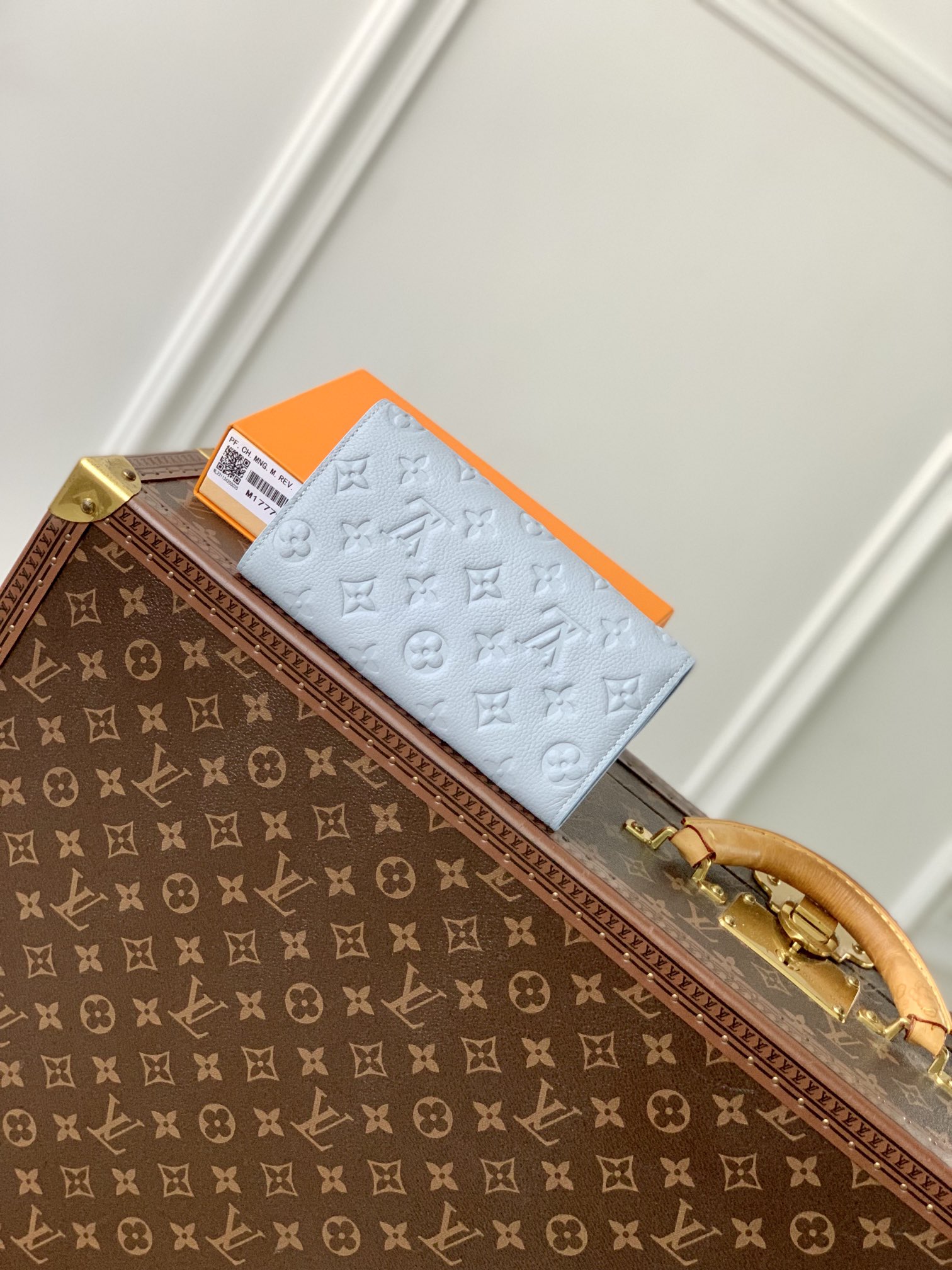 l0*is V*t0n wallet-19 10.5 2cm