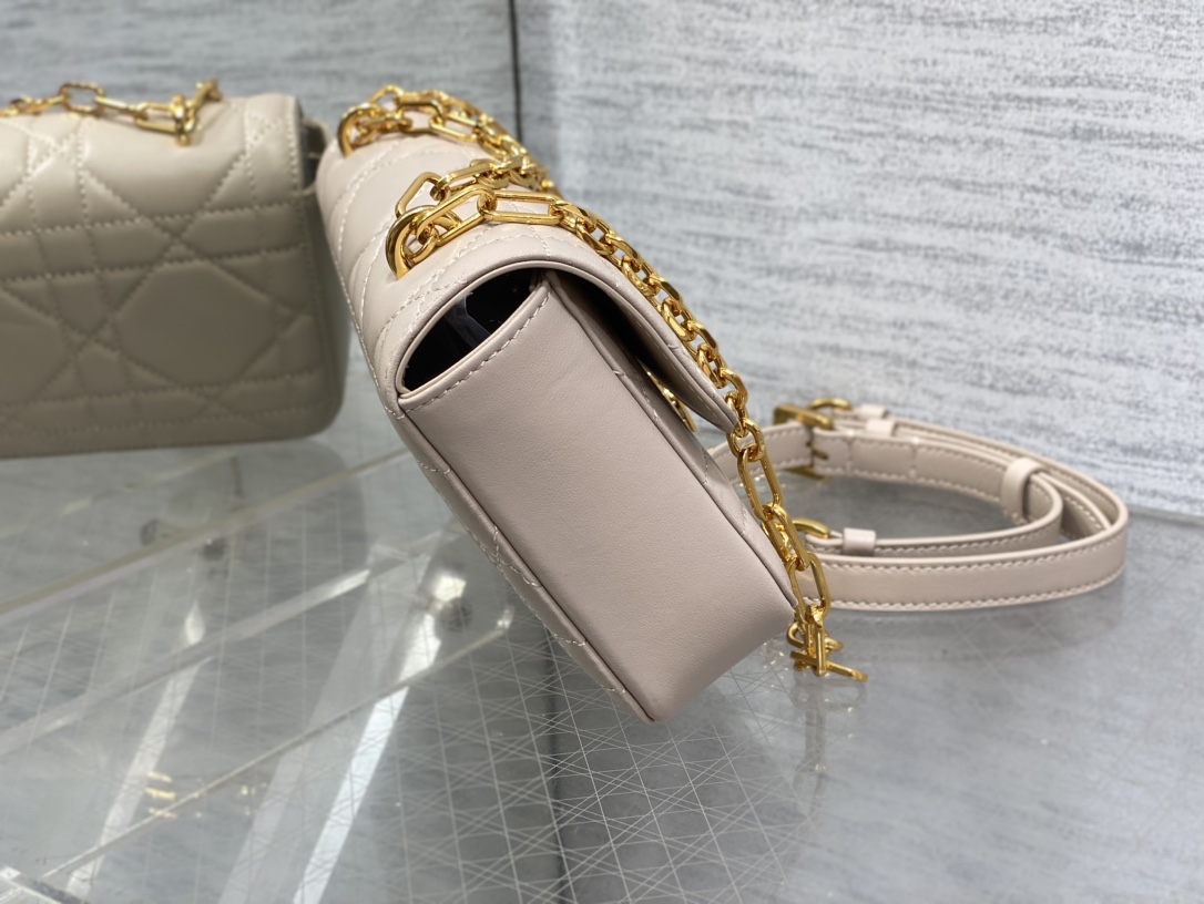 D*or miss carro bag-22*12.5*4cm