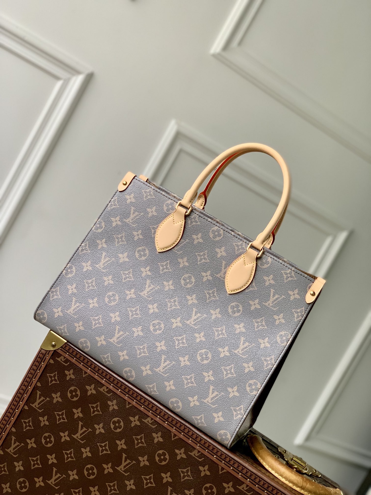 l0*is V*t0n onthego handbag-35*27*14cm