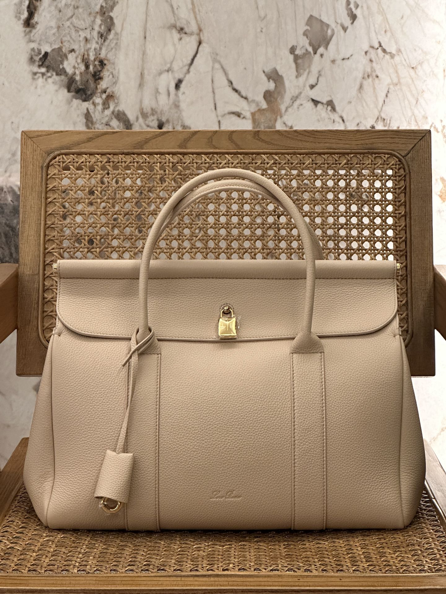 L**o p*ana loom bag l32-33 x 23 x 18cm