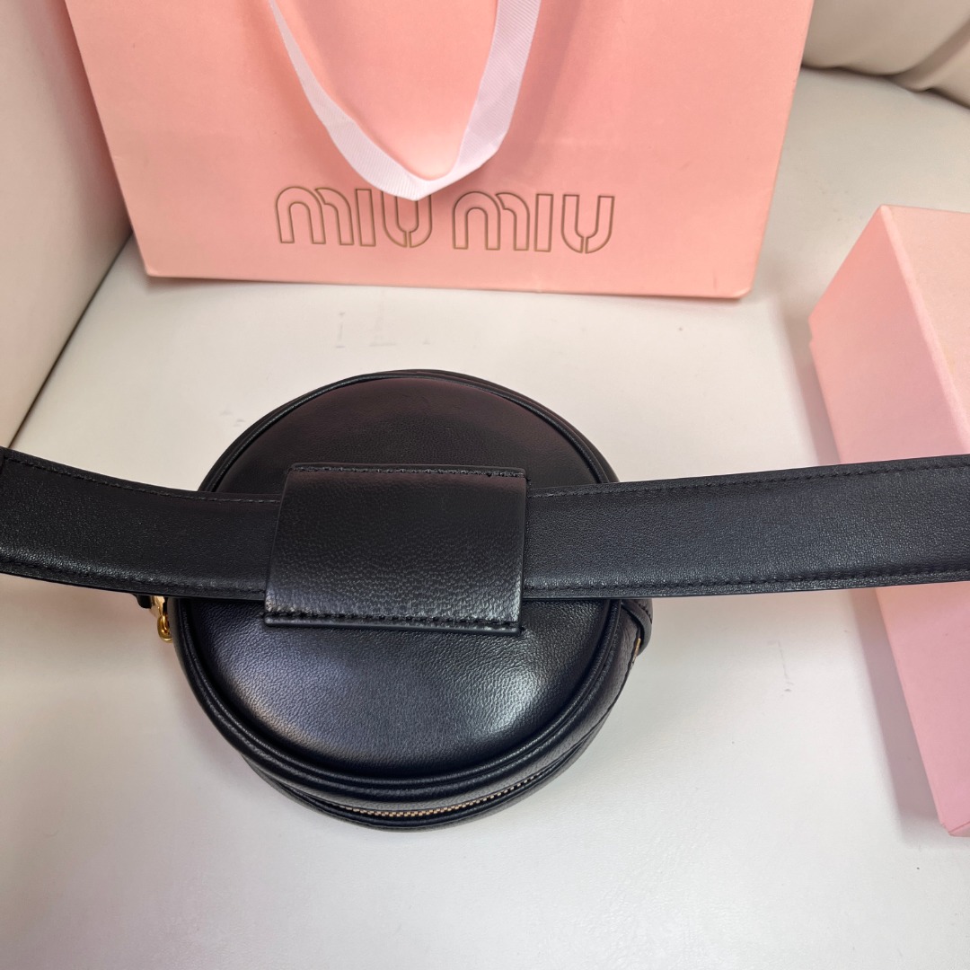 M*um*u belt bag