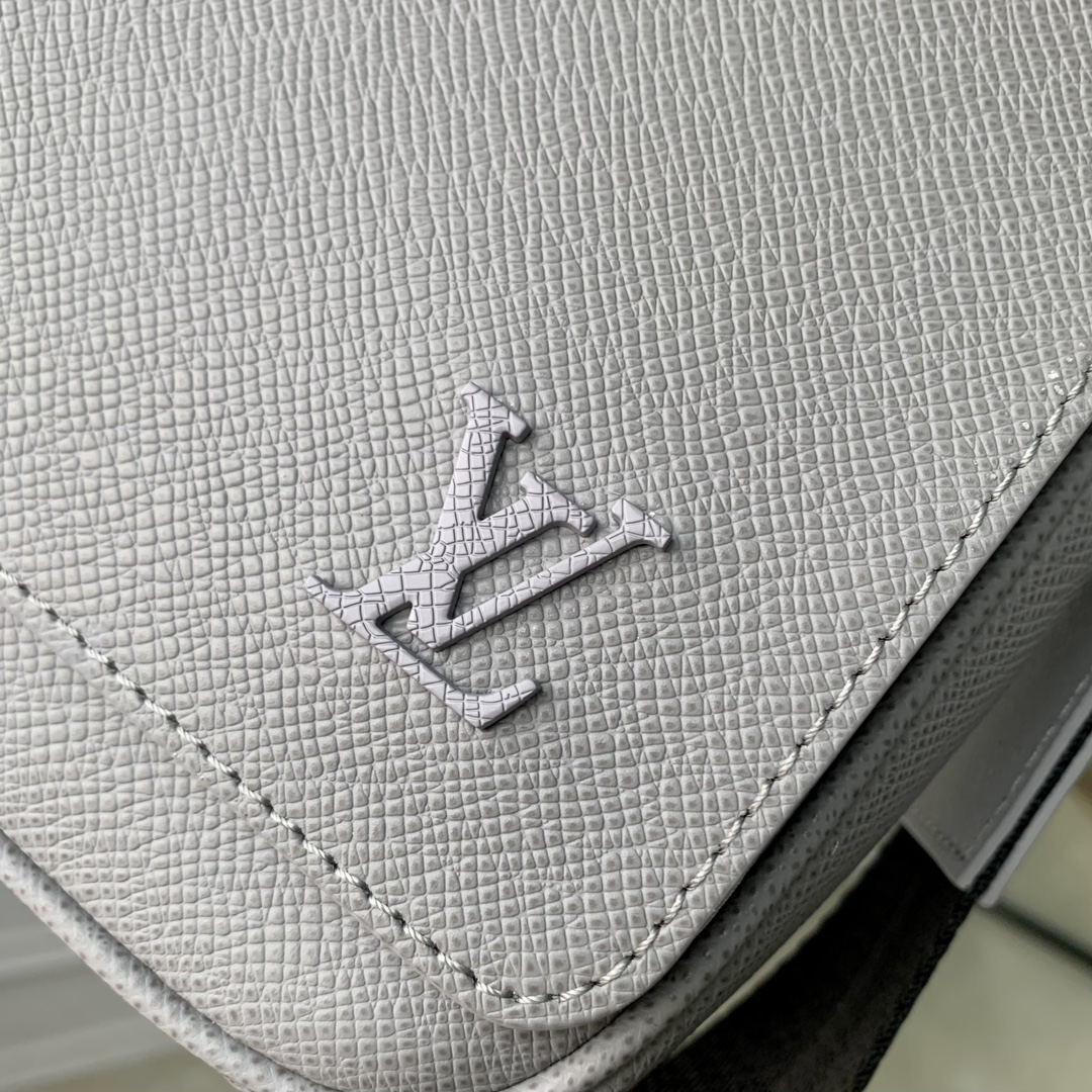 l0*is V*t0n district messenger bag-m46255-26*20*7cm