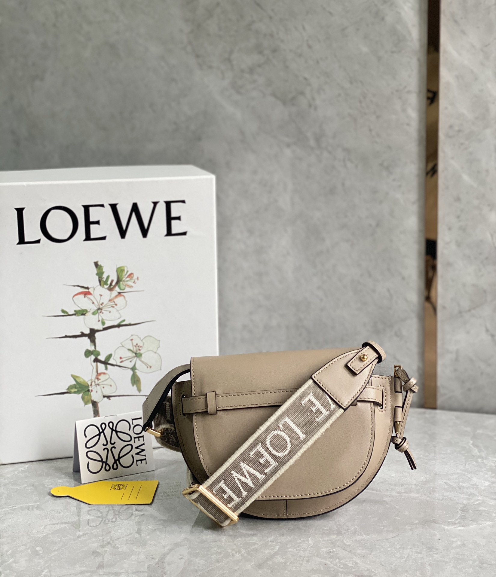 L0ew* mini puzzle gatedual bag-21*12.5*9cm