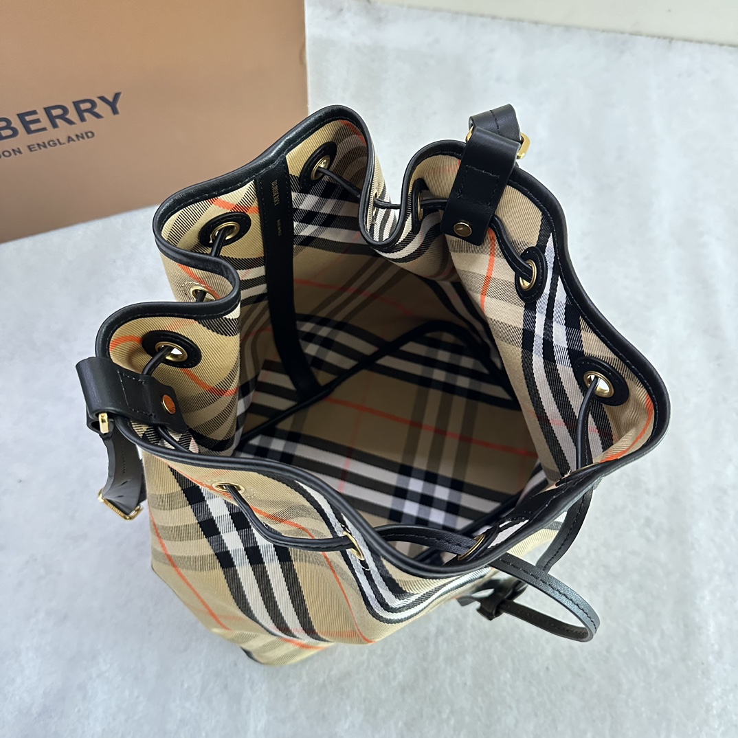 B**rry bucket bag-27.5 x 16 x 29cm