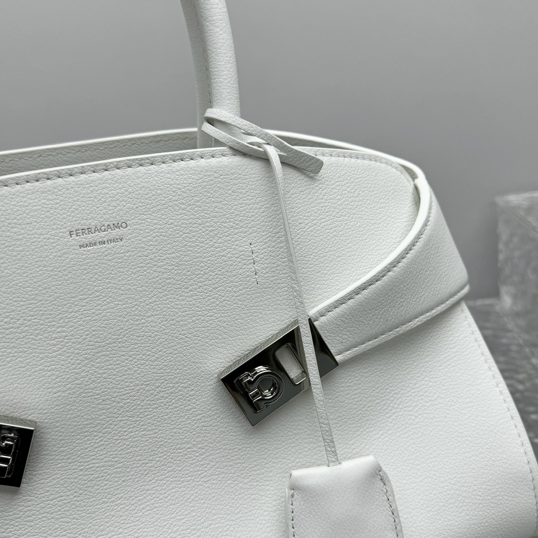 Ferragamo Top-handle Bag-32*22*14CM