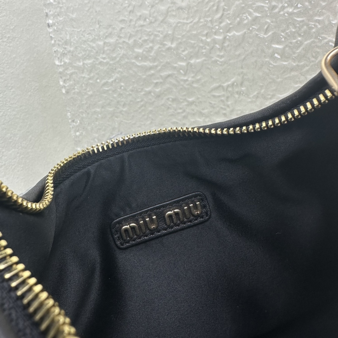 M*um*u wander hobo bag-20*6*17cm
