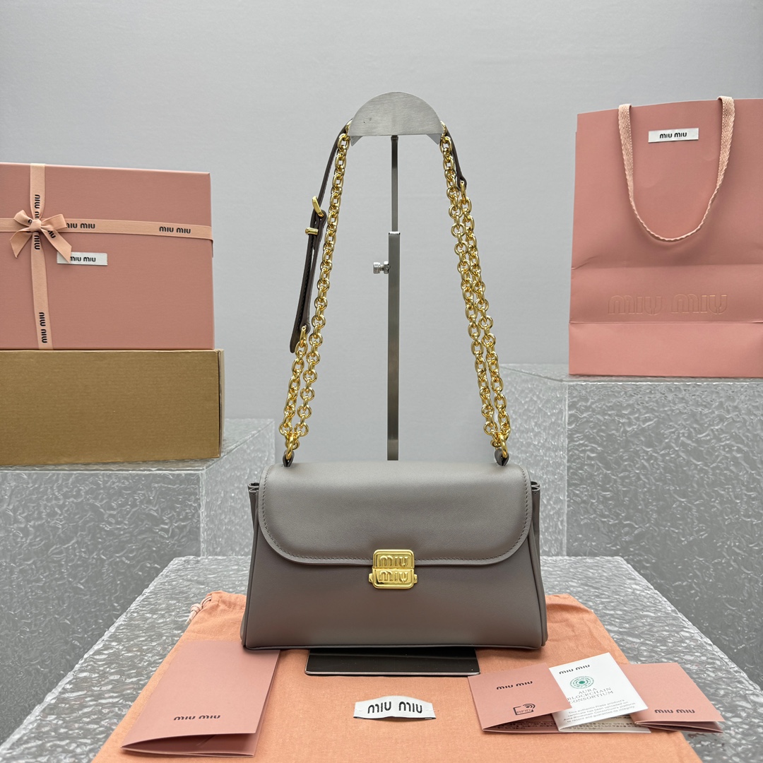 M*um*u leather shoulder bag -25*8*15cm