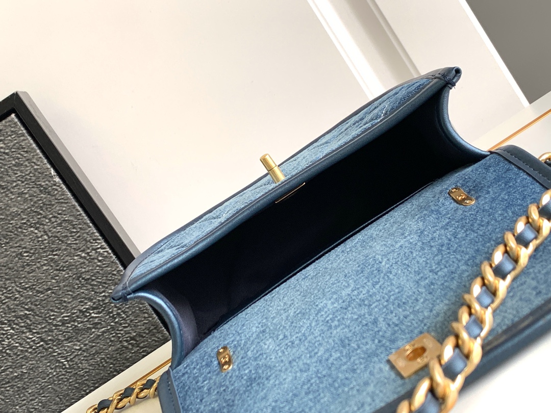 Ch@nel Saddle Bag