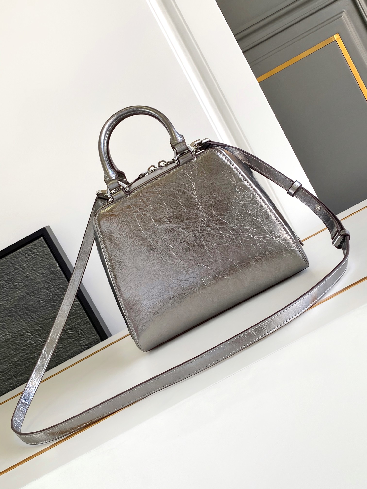 G1uenchy anyigona cube tote-13*19*22cm