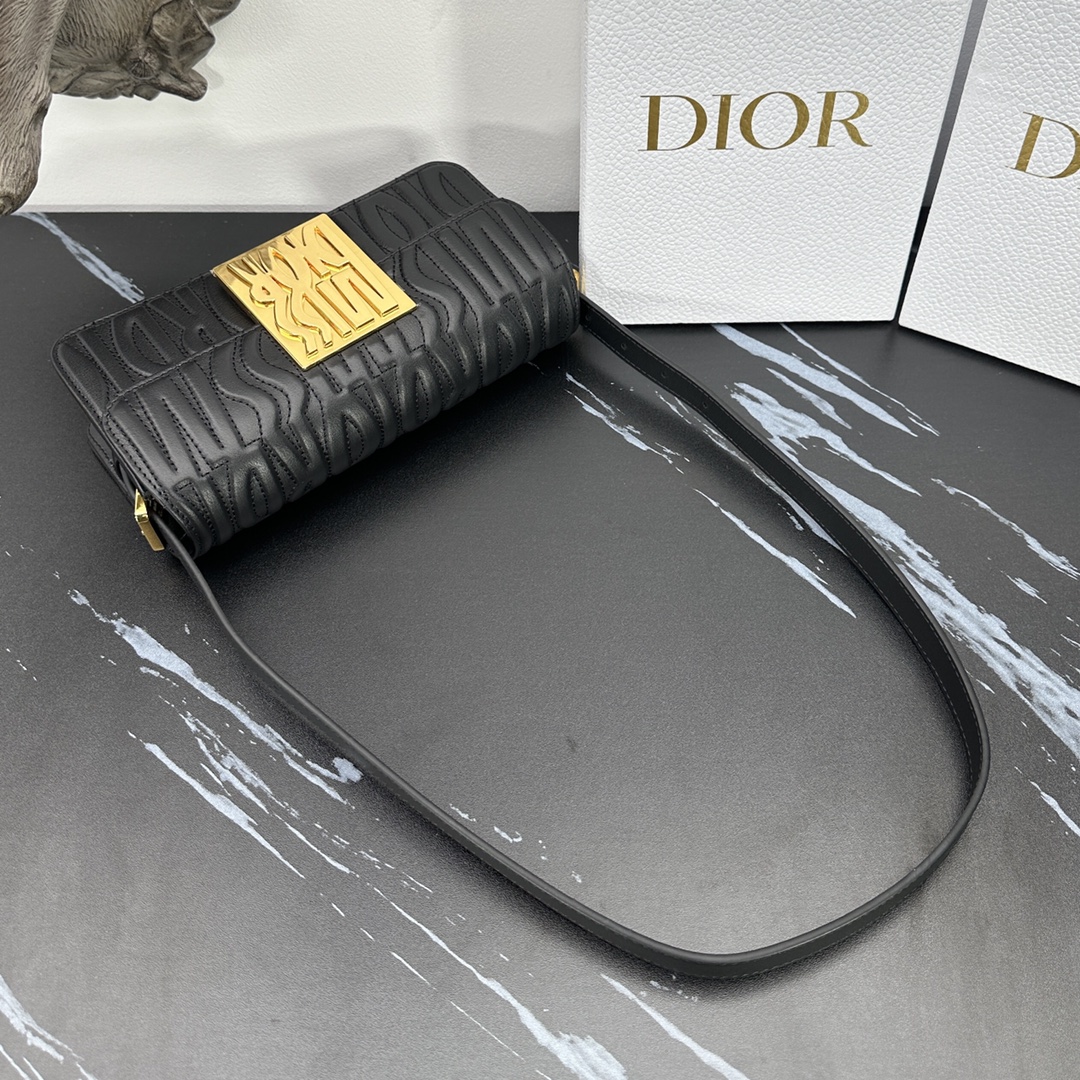 D*or miss D*or allover bag-22*11*6cm