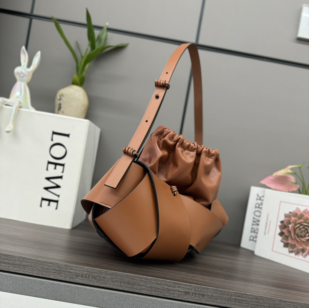 Lowee Debossed Textured Bag-38*18*17CＭ